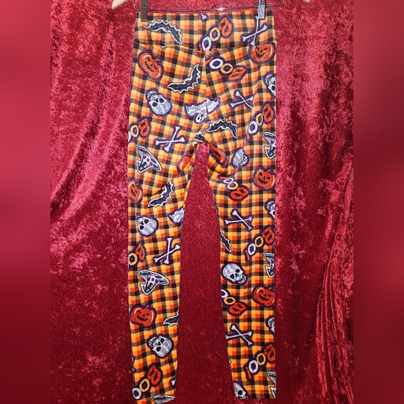No Boundaries Halloween Boo Flannel Soft Leggings - Picture 2 of 4